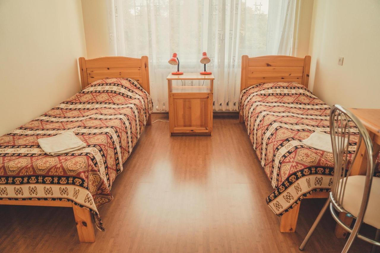 Hostel Nele Йигві Екстер'єр фото