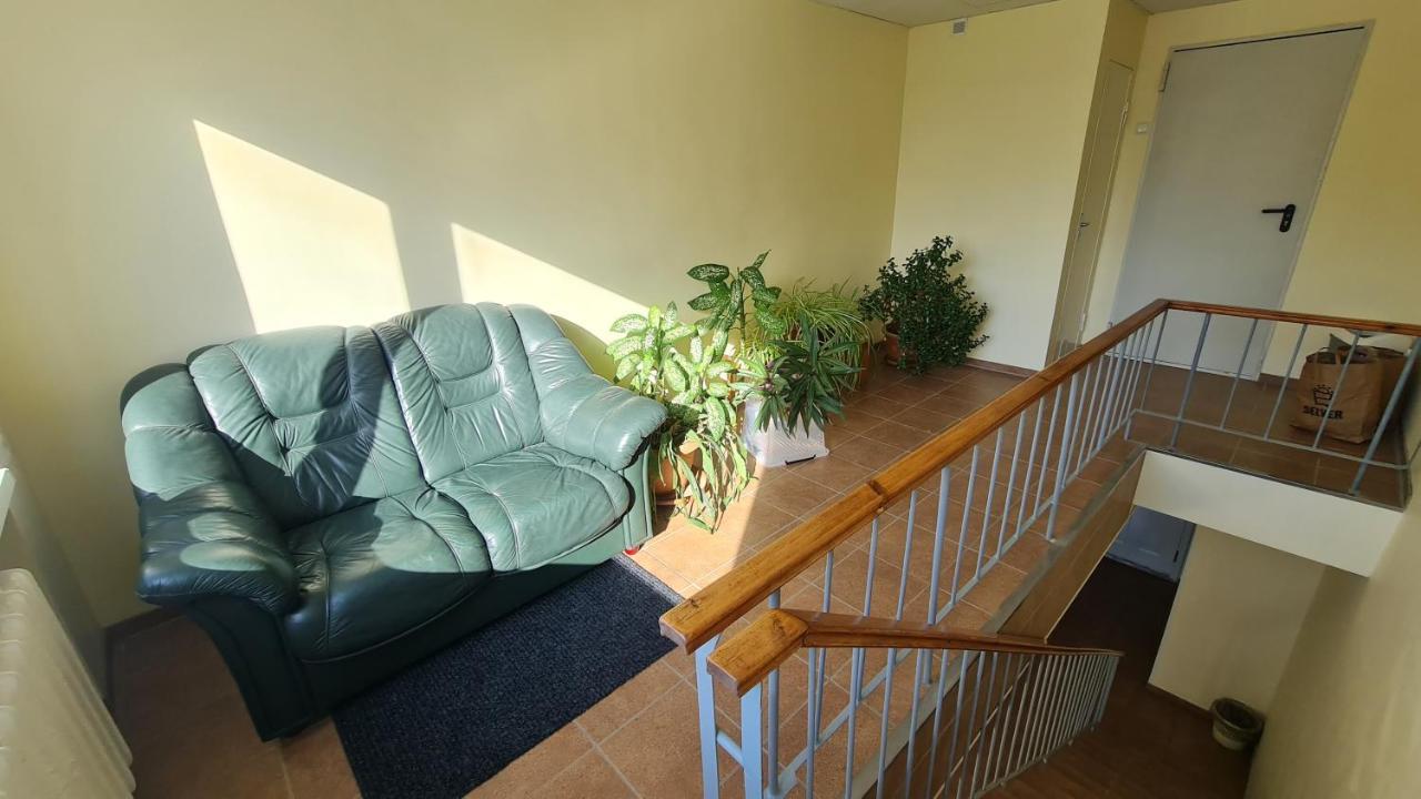 Hostel Nele Йигві Екстер'єр фото