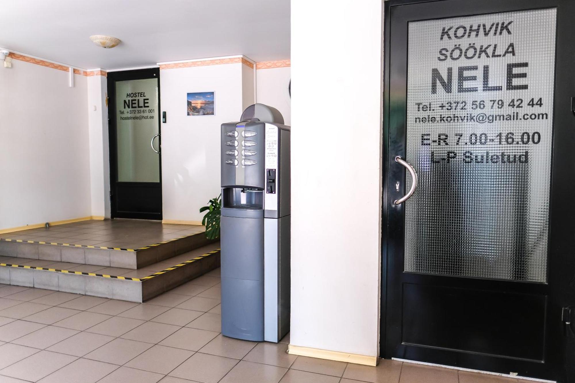 Hostel Nele Йигві Екстер'єр фото