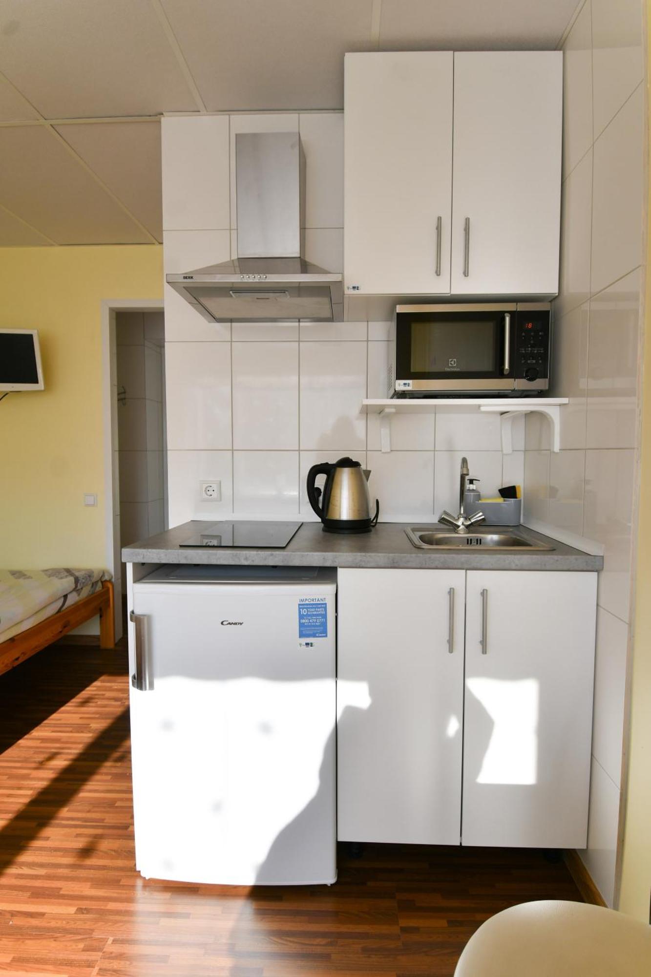 Hostel Nele Йигві Екстер'єр фото