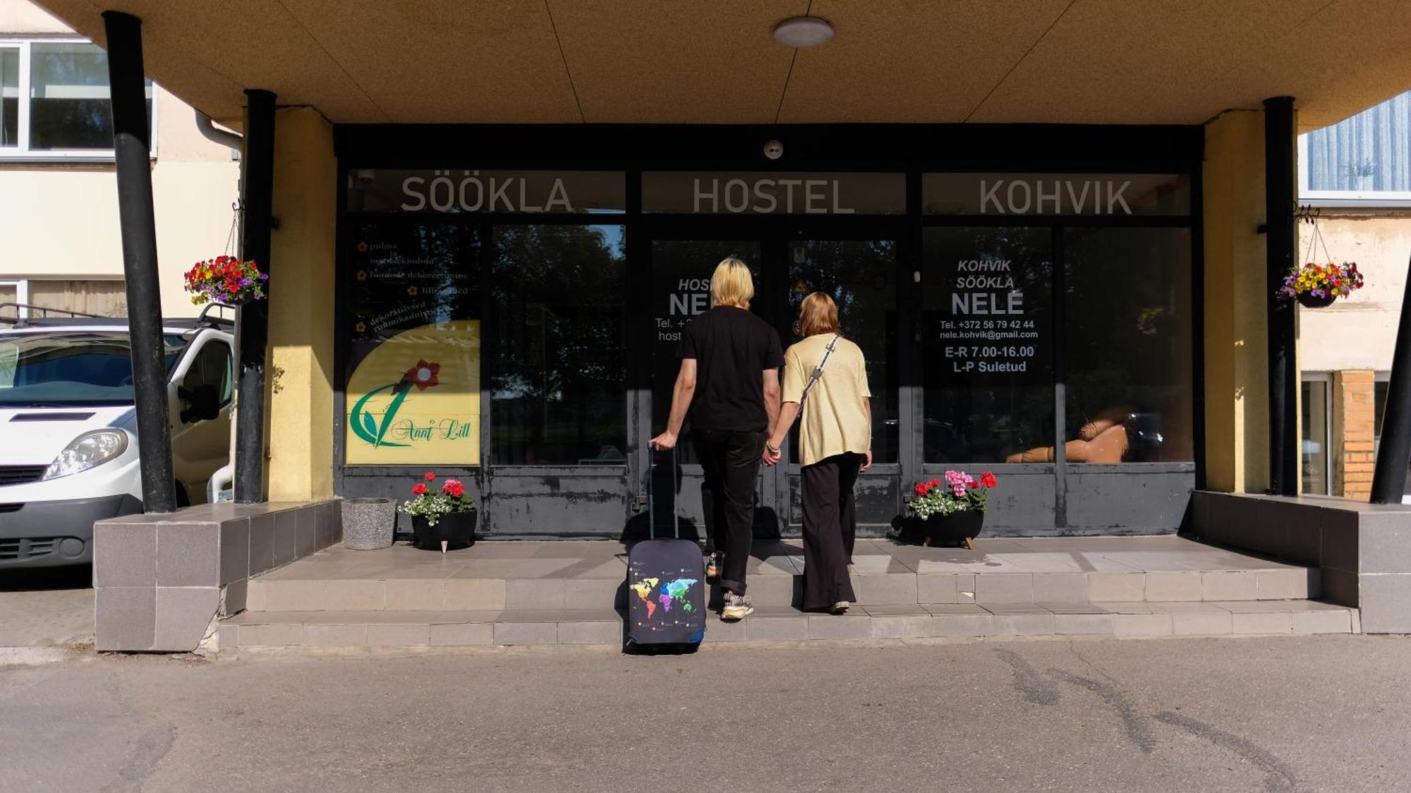 Hostel Nele Йигві Екстер'єр фото